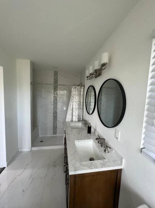 Modern Home At Colonial College Park Atlanta Extérieur photo